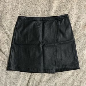 Abercrombie & Fitch leather skirt // wrap look // size small // NWOT